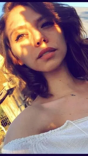 a_happy_girl / iamvalerie / jolianfrx / jollieann / lucyluvblack / shyella