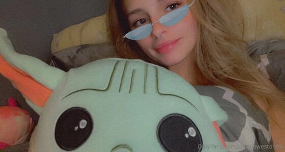 clariceweston98