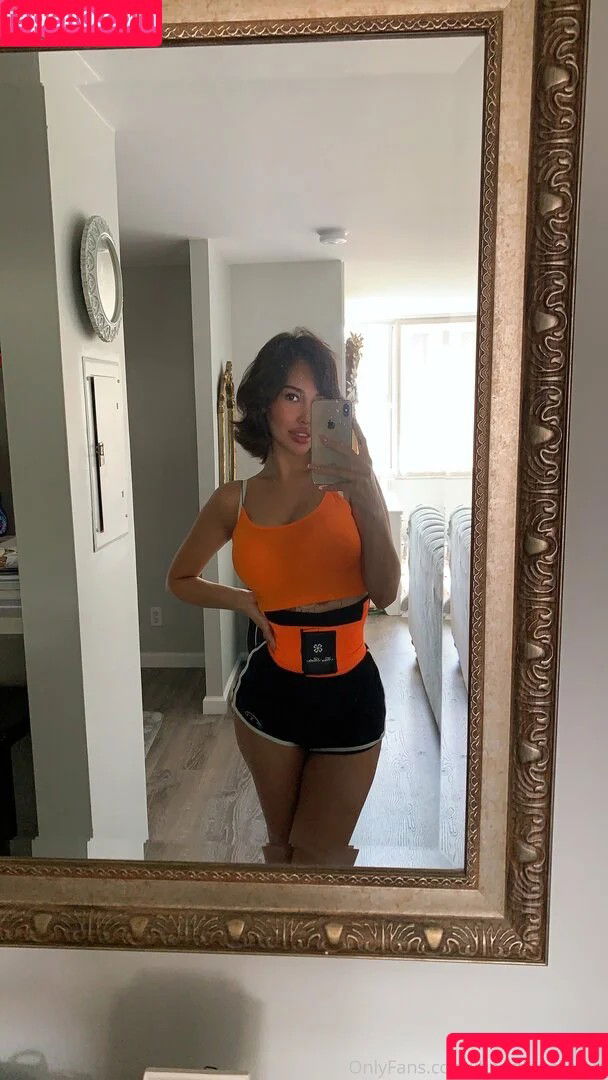 iheartlaurenlala / riskybiskeys