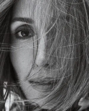 Rose Byrne / fullyrosebyrne