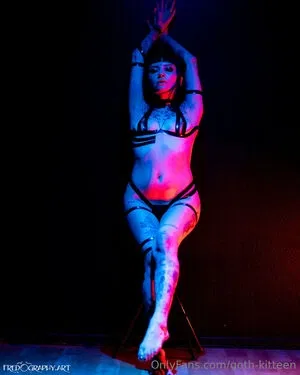 goth-kitteen / gothkitten98