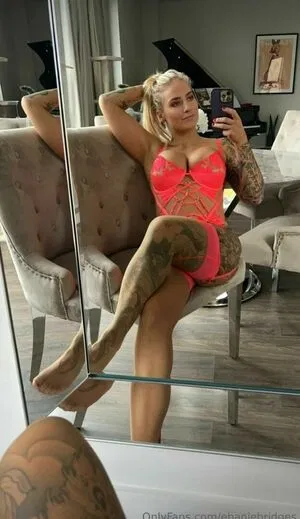 Ebanie Bridges / EbanieBridges / Female Boxer / ebanie_bridges