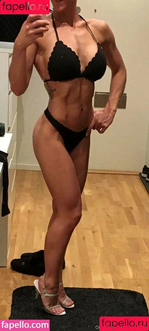 jez132219 / lilystrongfree