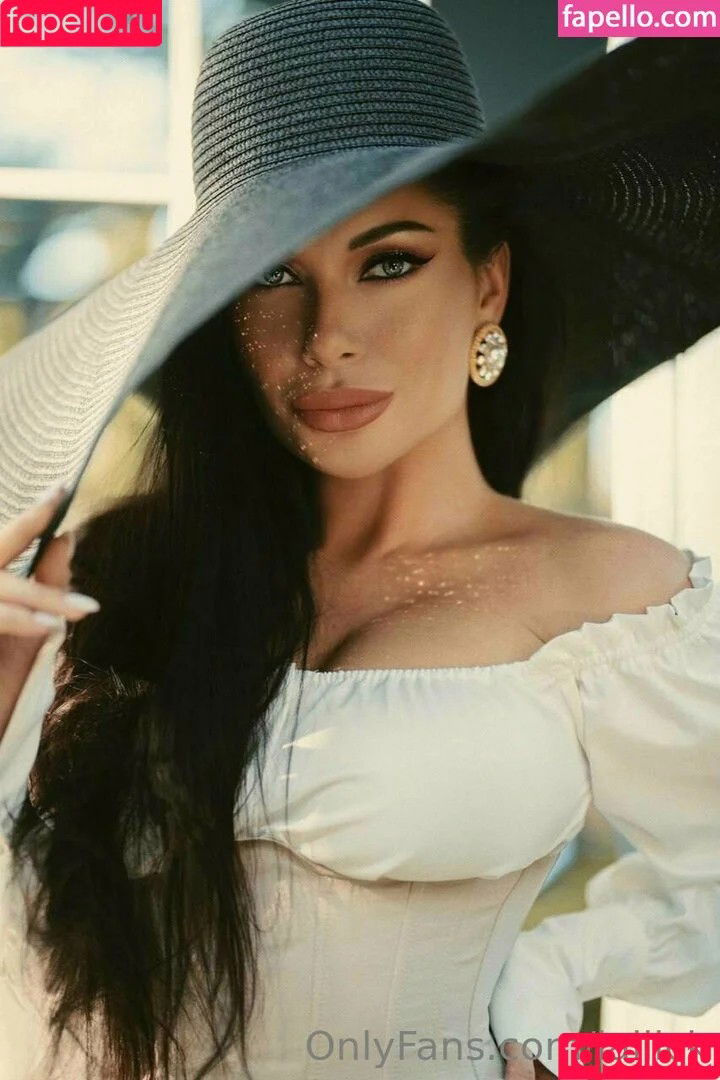 dustinlalikphoto / lallick