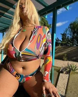 tayylavie / tayyluverr