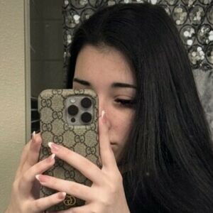 khloematta / uptownkhloe