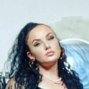 just_call_me_lana / servingvelvet