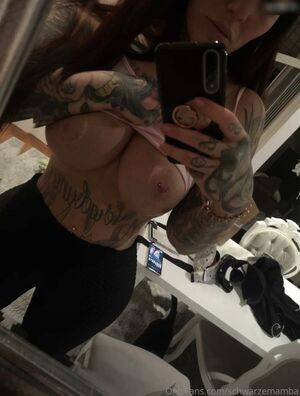 ela.aesthetic89 / schwarzemamba89