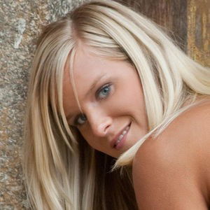 Marry Queen / Mary / Miela