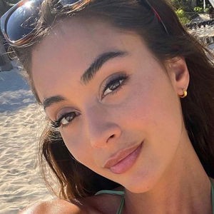 Lindsey Morgan / linzzmorgan