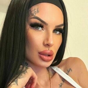 bombshelldezfree / dezbongos