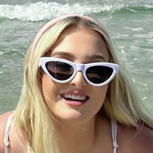 itslucyadler / lucyadler97 / lucyadlernz