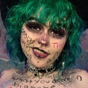 sheiscelestee / teasinglytrashed