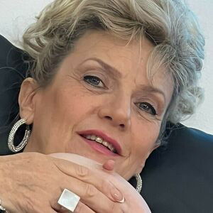 GillEllisYoung1 / Lady Sonia / gillellisyoung