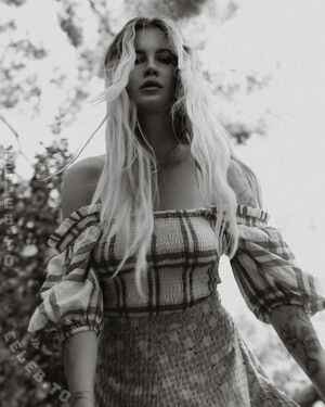 Ireland Baldwin / chloebaldwin... / irelandirelandireland