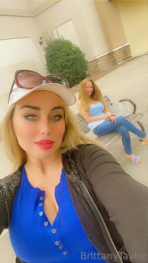 brittanytaylorxx / brittanytaylorxxx
