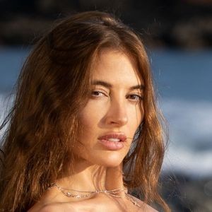 Taya Vais / pourpourcat / taya_vais