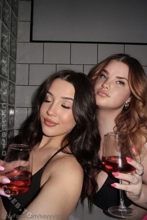 Strawberry_Girla / sayyylorr