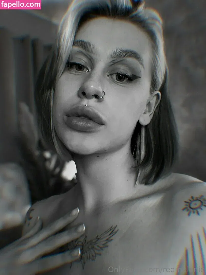 redmelanie Onlyfans Photo Gallery 