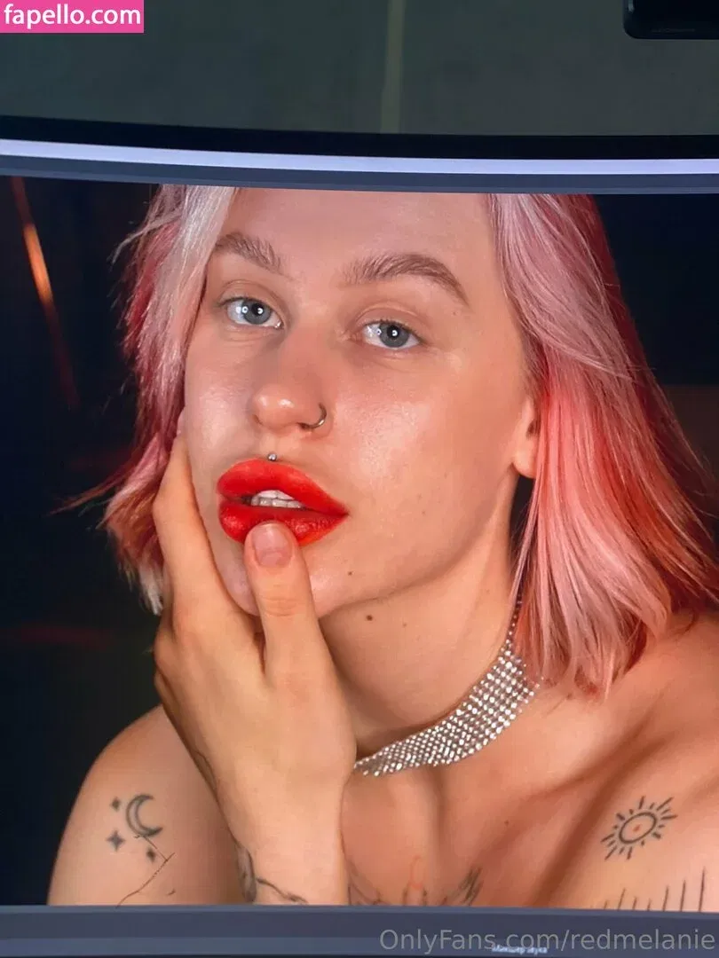 redmelanie Onlyfans Photo Gallery 