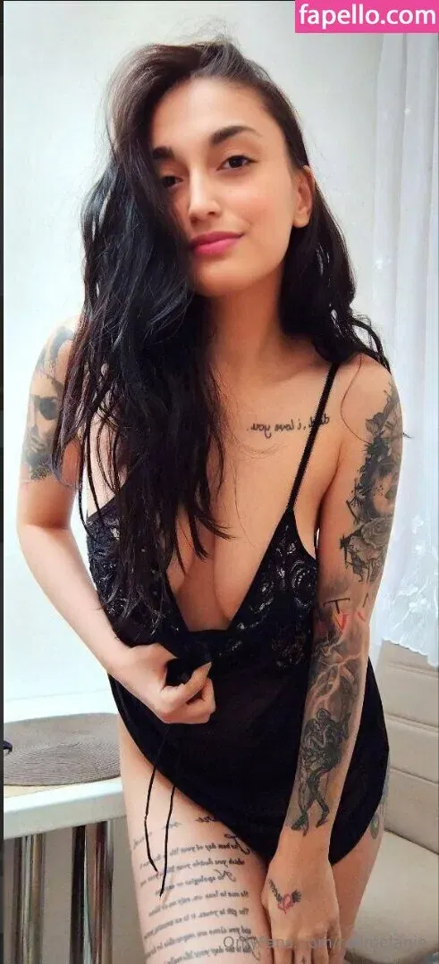 redmelanie Onlyfans Photo Gallery 