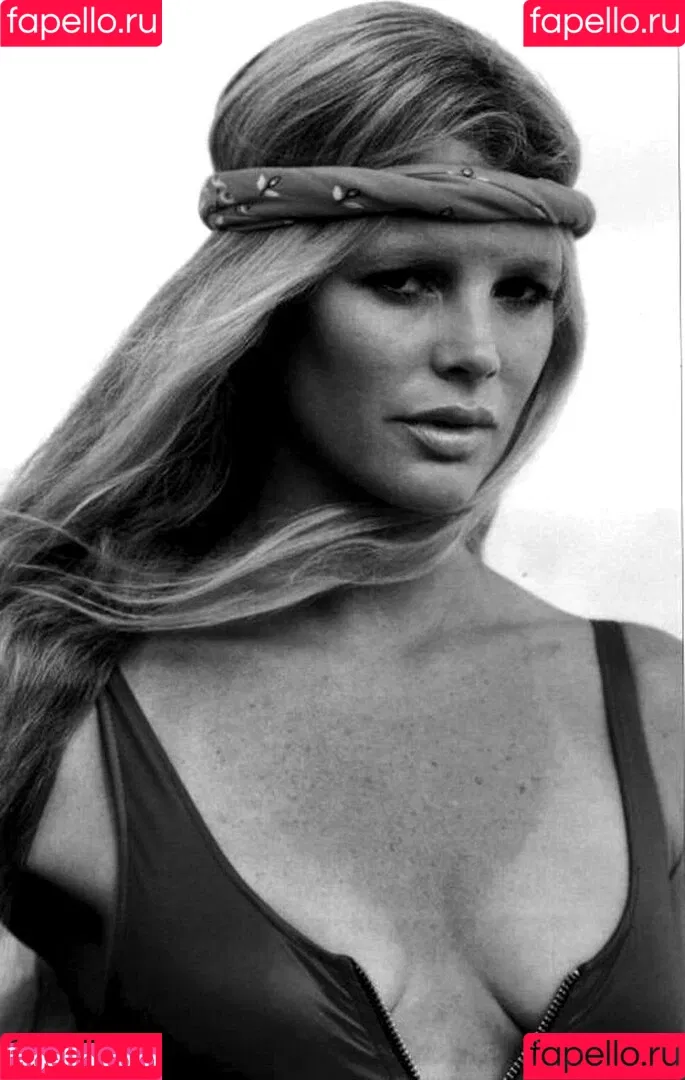 Kim Basinger Onlyfans Photo Gallery 