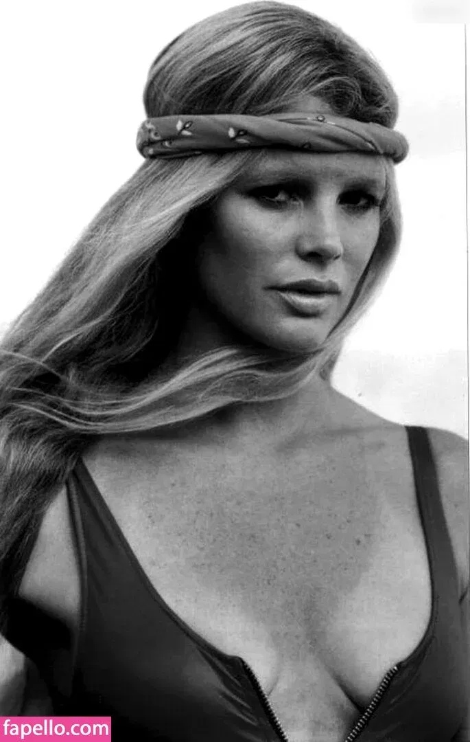 Kim Basinger Onlyfans Photo Gallery 