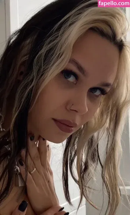 Yunaa_k Onlyfans Photo Gallery 