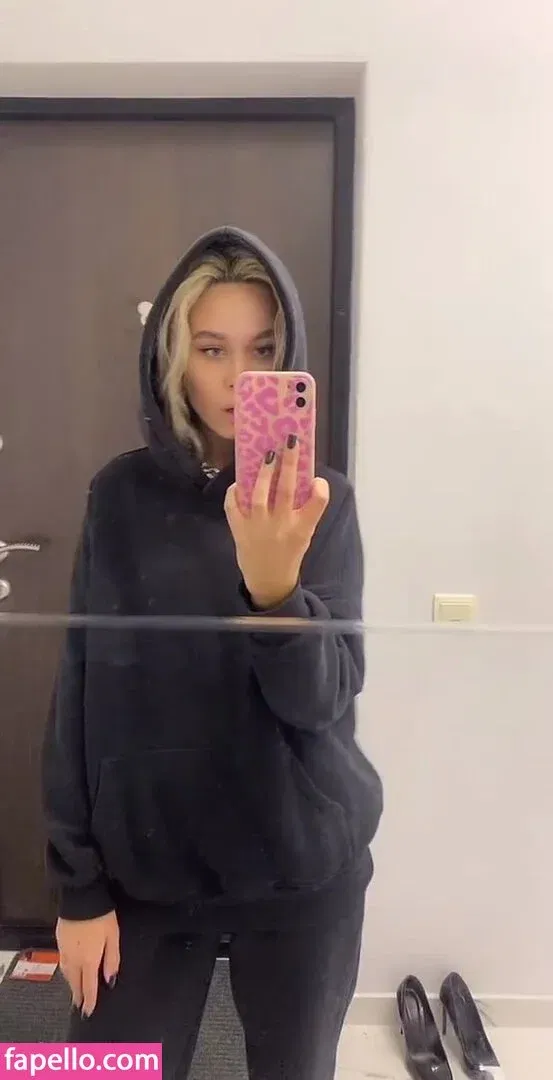 Yunaa_k Onlyfans Photo Gallery 