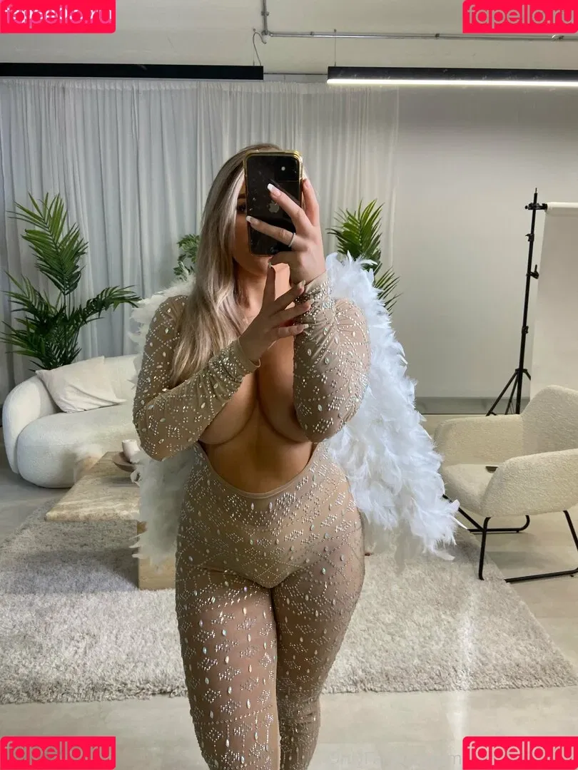 madelenewright Onlyfans Photo Gallery 