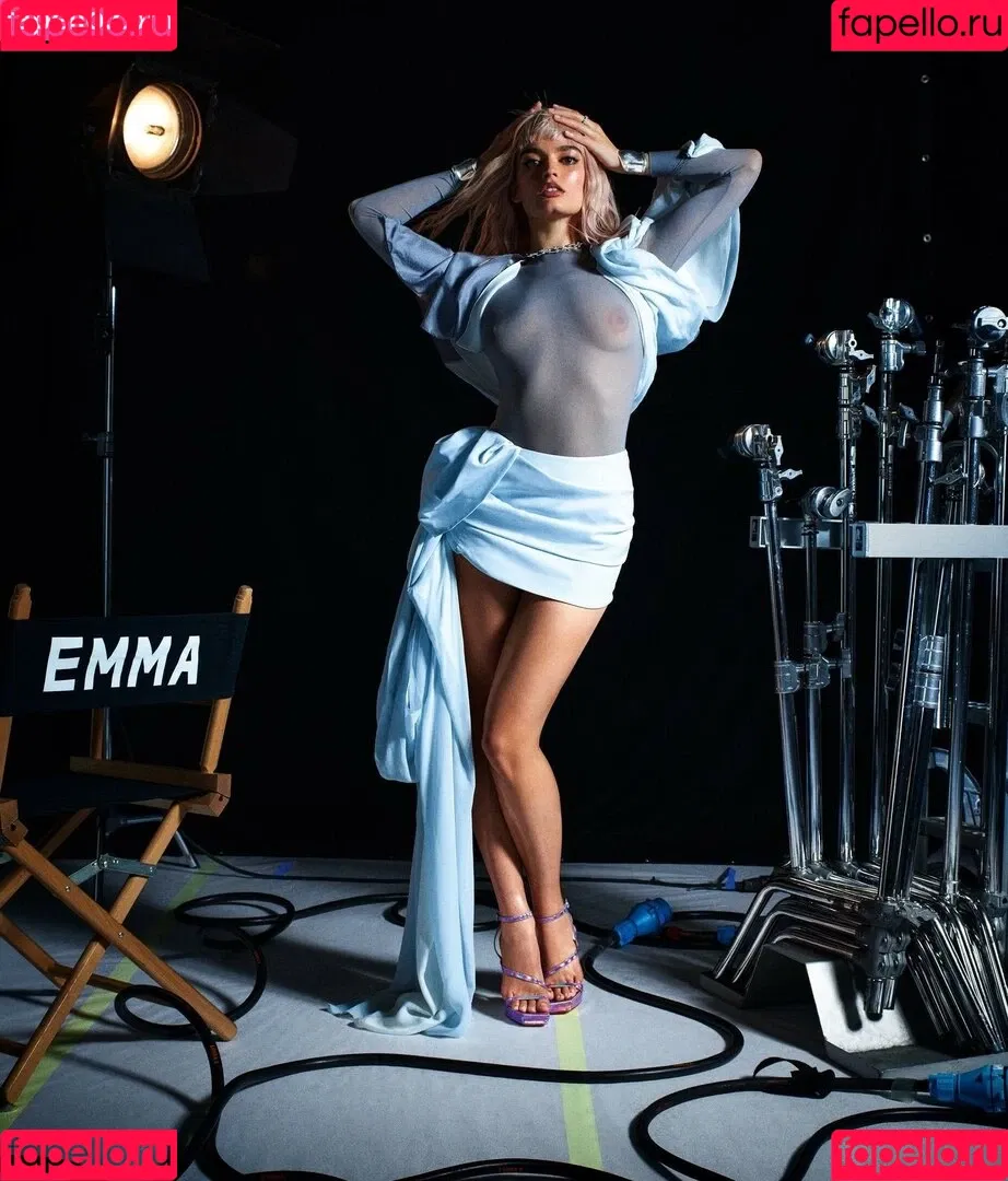 Emma Mackey Onlyfans Photo Gallery 