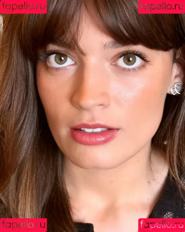 Emma Mackey Onlyfans Photo Gallery 