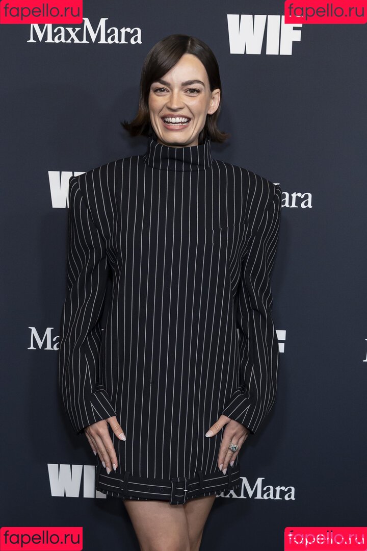 Emma Mackey Onlyfans Photo Gallery 