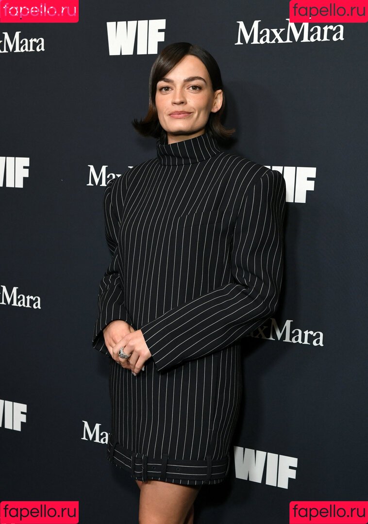 Emma Mackey Onlyfans Photo Gallery 