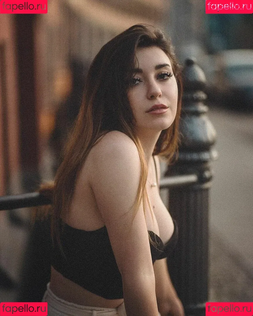 AnniTheDuck Onlyfans Photo Gallery 