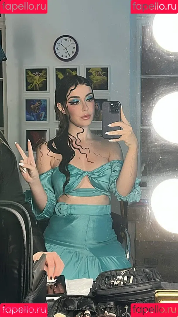 AnniTheDuck Onlyfans Photo Gallery 