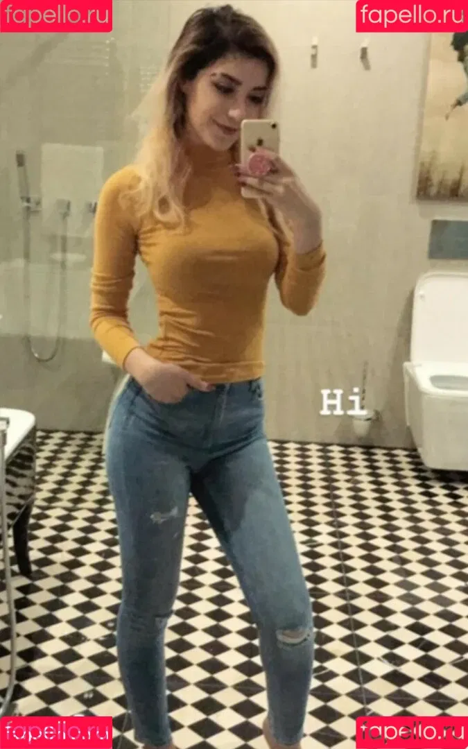 AnniTheDuck Onlyfans Photo Gallery 