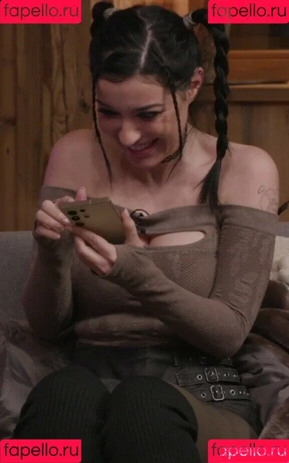 AnniTheDuck Onlyfans Photo Gallery 