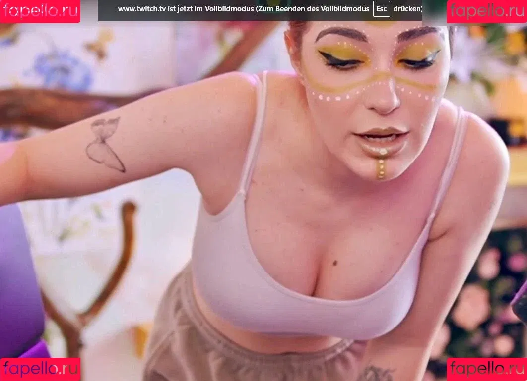 AnniTheDuck Onlyfans Photo Gallery 