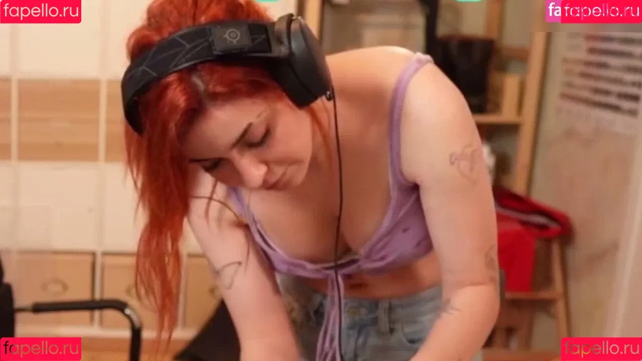 AnniTheDuck Onlyfans Photo Gallery 