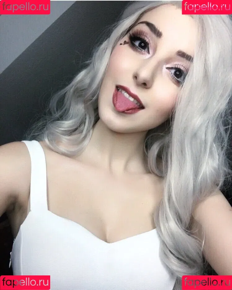 AnniTheDuck Onlyfans Photo Gallery 