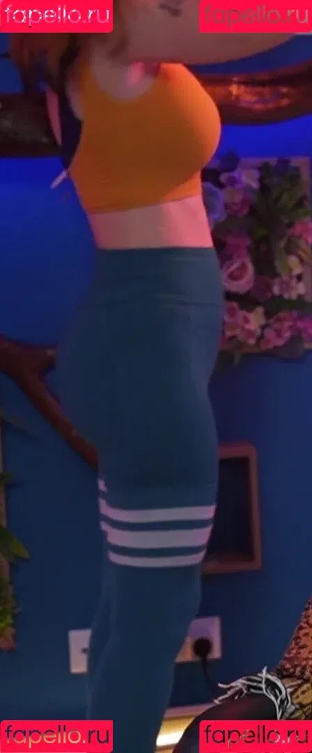 AnniTheDuck Onlyfans Photo Gallery 