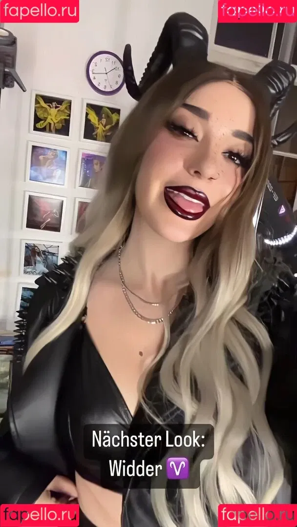 AnniTheDuck Onlyfans Photo Gallery 