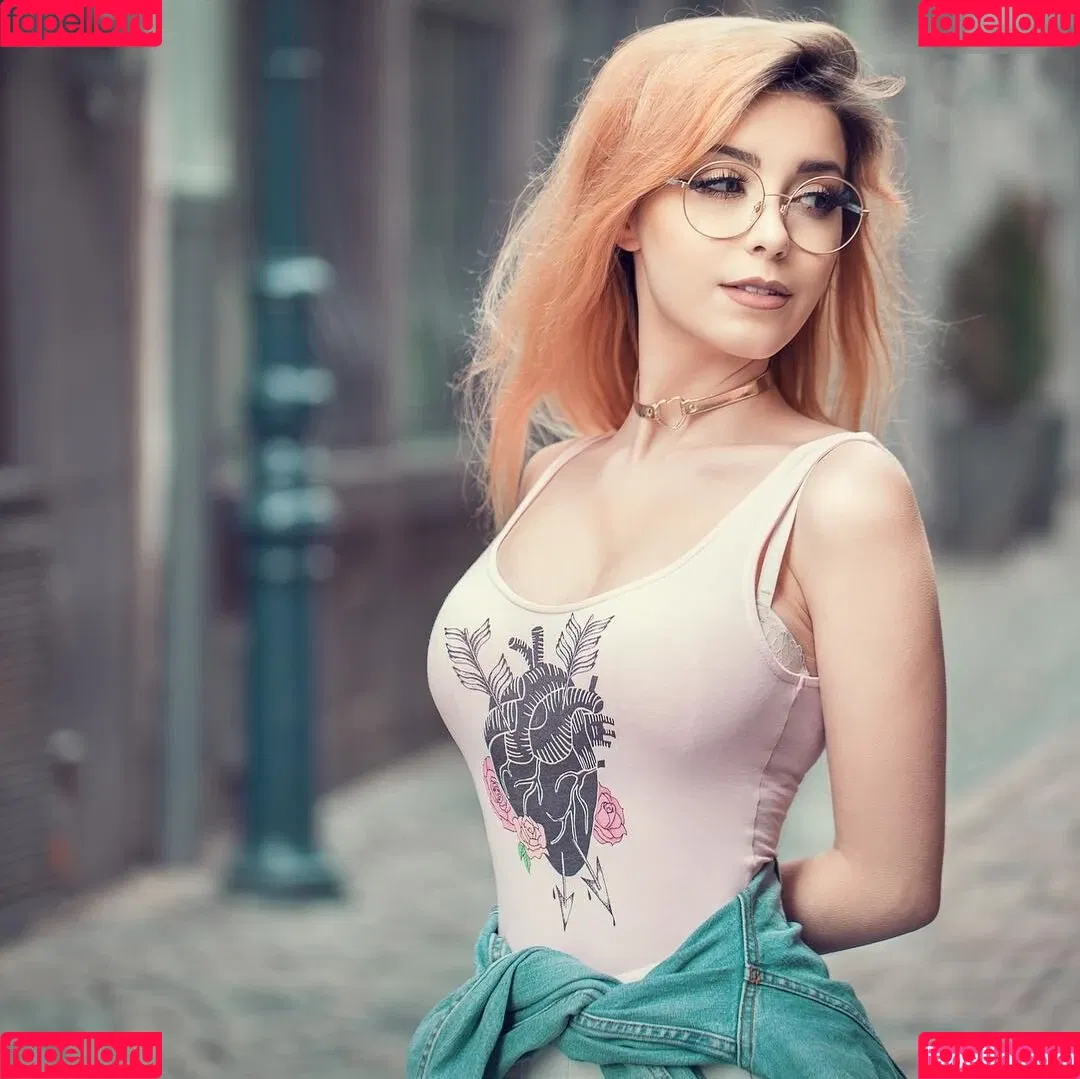 AnniTheDuck Onlyfans Photo Gallery 