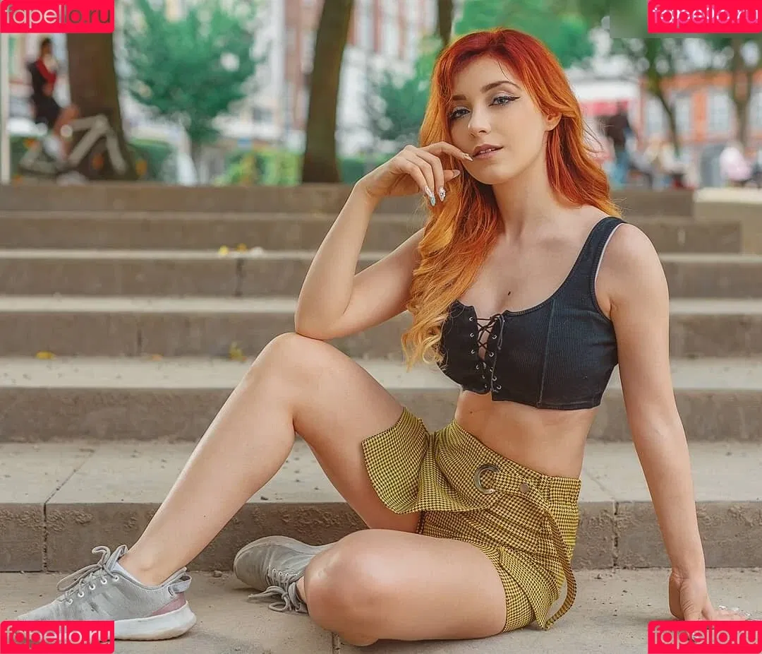 AnniTheDuck Onlyfans Photo Gallery 