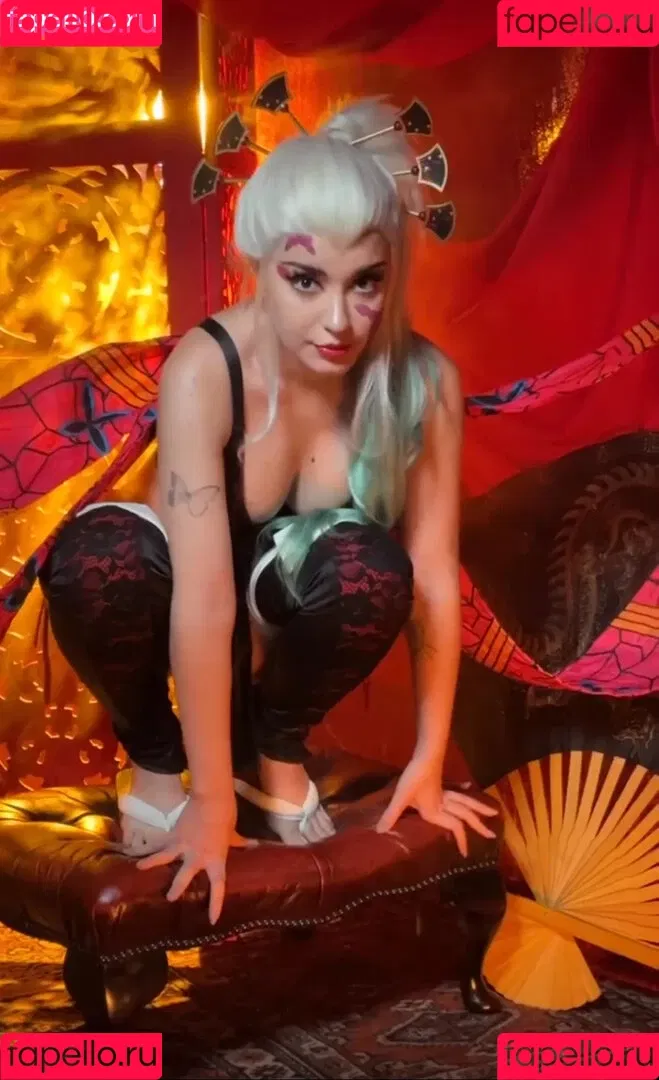 AnniTheDuck Onlyfans Photo Gallery 