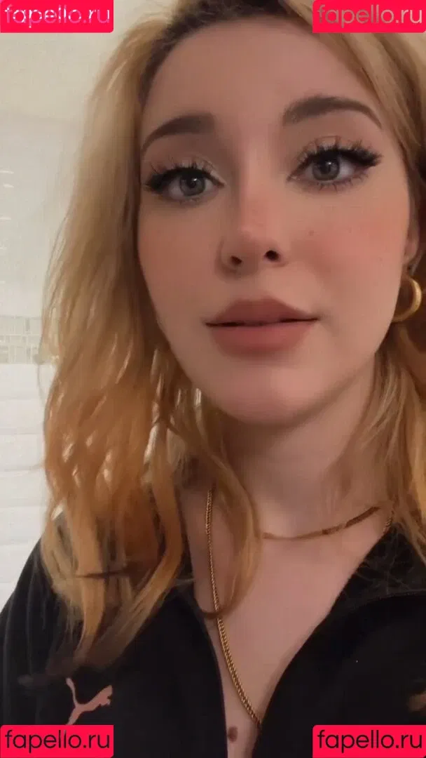 AnniTheDuck Onlyfans Photo Gallery 