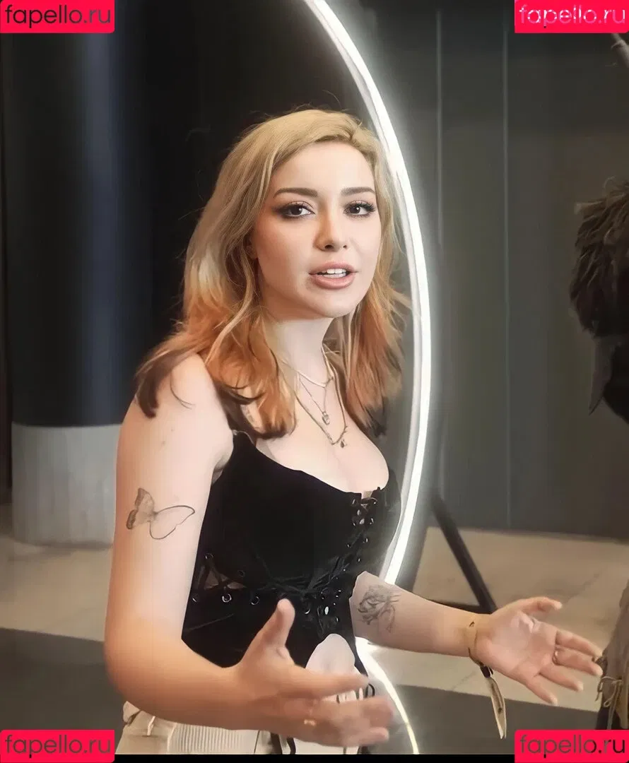 AnniTheDuck Onlyfans Photo Gallery 