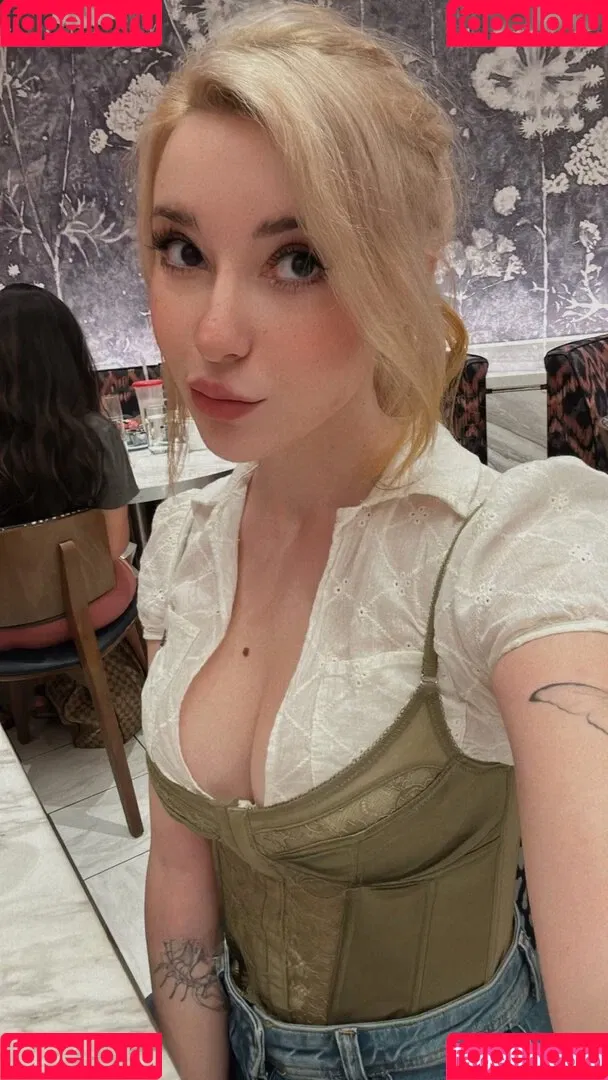 AnniTheDuck Onlyfans Photo Gallery 