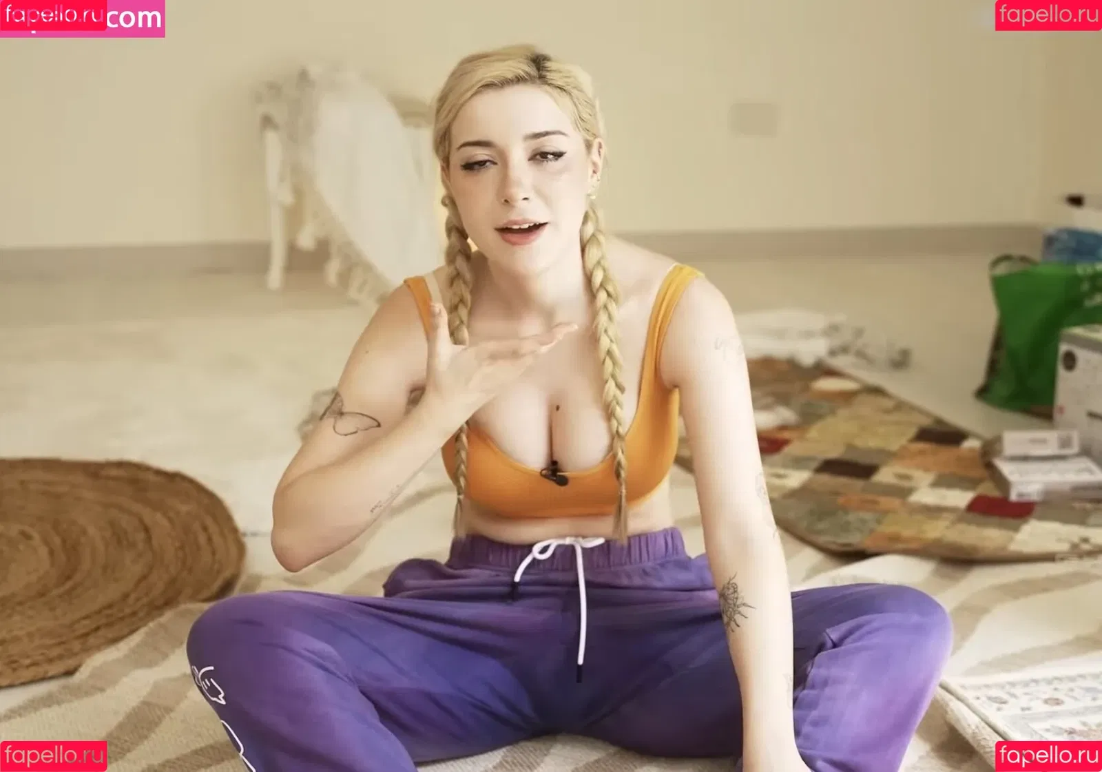 AnniTheDuck Onlyfans Photo Gallery 